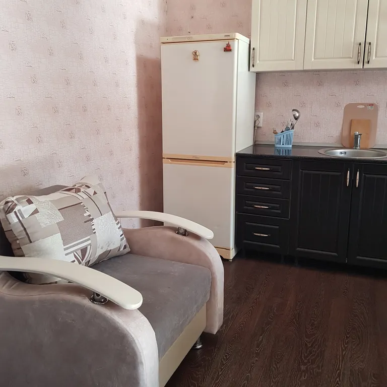 Уютный гостевой домик во дворе частной усадьбы