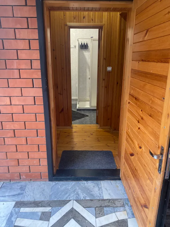 Дом на берегу реки