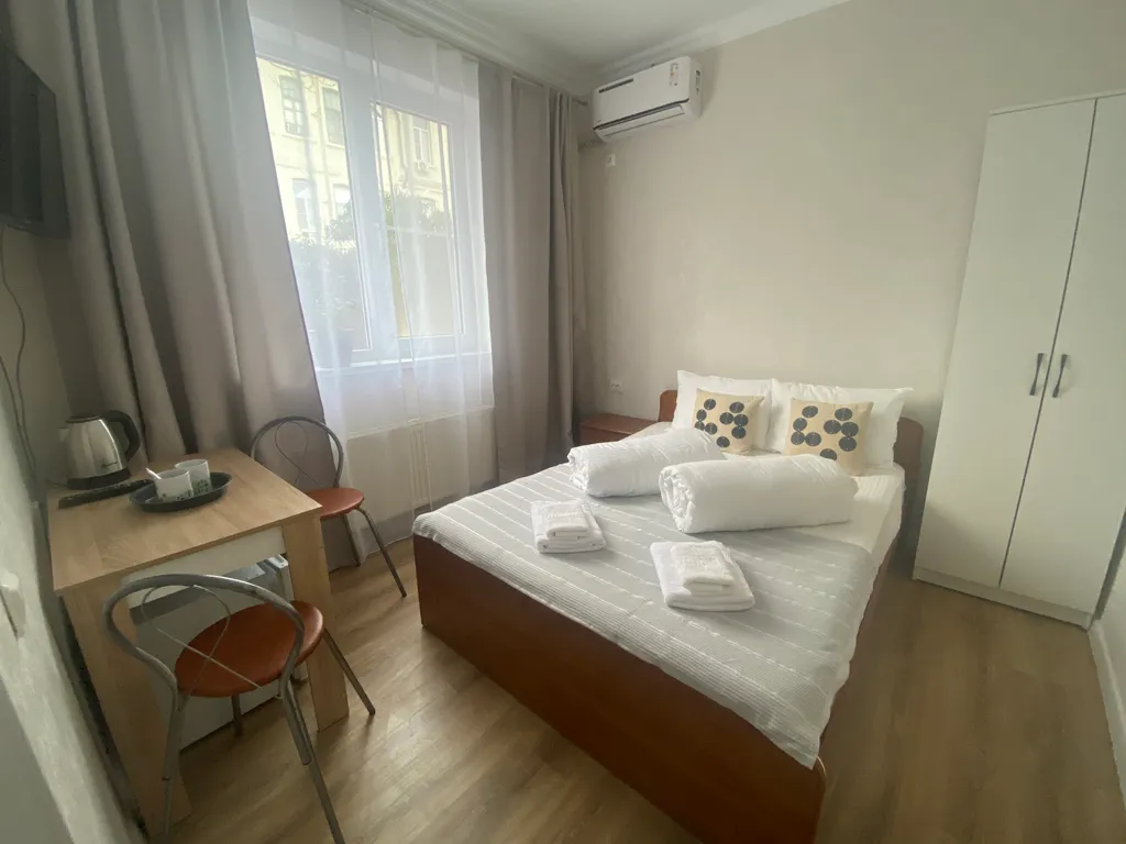 Квартира Квартира Эконом с большой кроватью и личной ванной комнатой рядом с номером — Геленджик