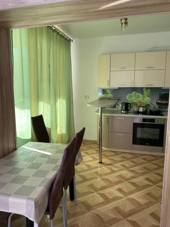 Просторная Евро-двушка для 6 человек. Тихий центр + Бонусы