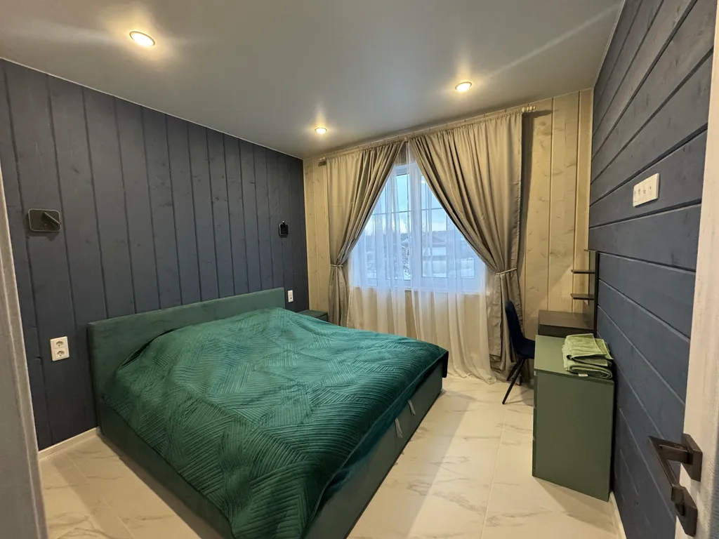 Новый коттедж с сауной и бассейном