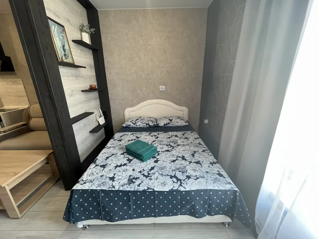 Студия в новом доме рядом с Кадетским училищем