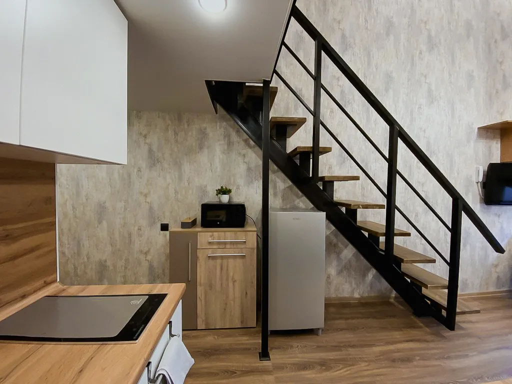 Двухуровневая студия с панорамными окнами