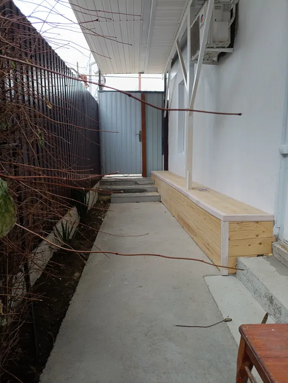 Квартира с тенистым мини двориком