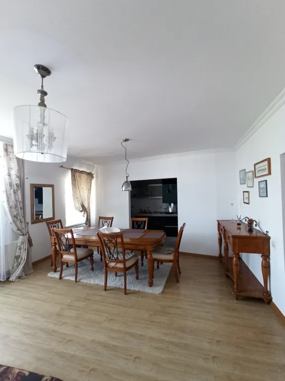 Просторная двухкомнатная квартира — аренда посуточно в Калининград