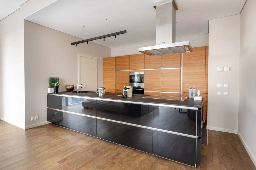 Lux  Jacuzzi floor 48