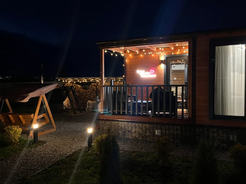 Уютный домик в тихом месте у реки