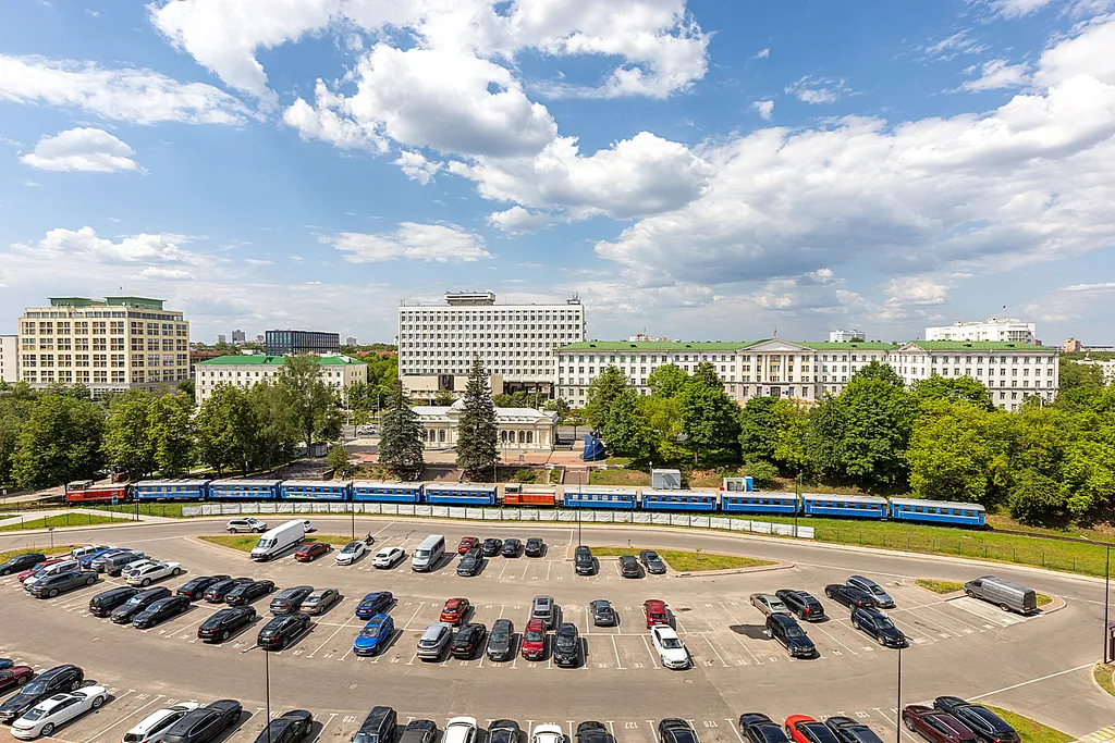 Квартира Престижные апартаменты в центре, возле метро Парк Челюскинцев. — Минск
