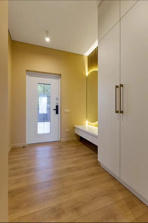 Дом с сауной и террасой а видом на сад