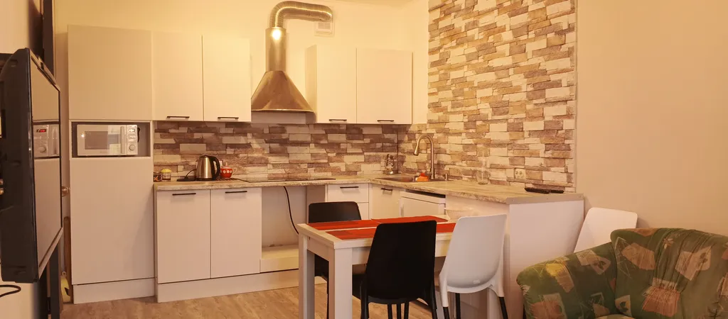 Евро трёхкомнатная и Лесопарк грибы белки и кукушки в Черте Города