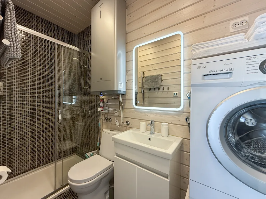 Коттедж Уютный домик на берегу озера — Стеклянный