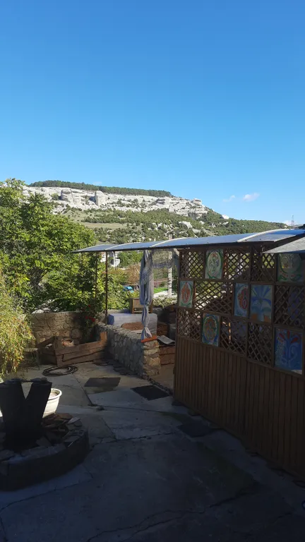 Уютная комната в доме расположенном в старой части города