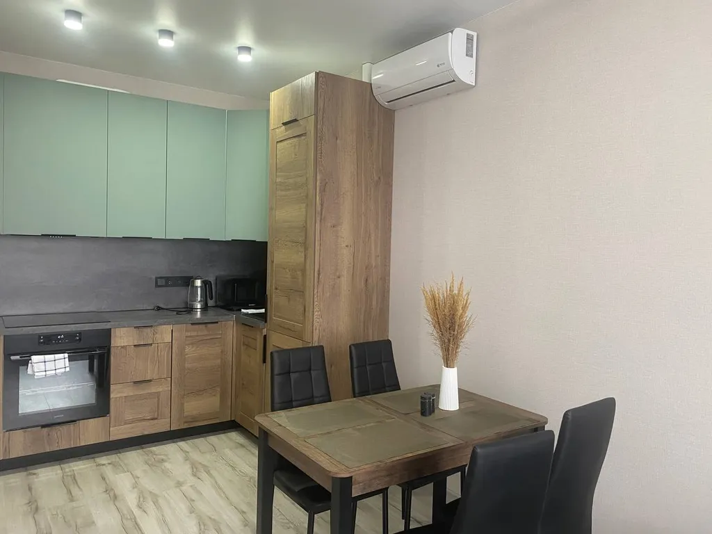 Видовая 2-комнатная квартира в 10 минутах от центра города