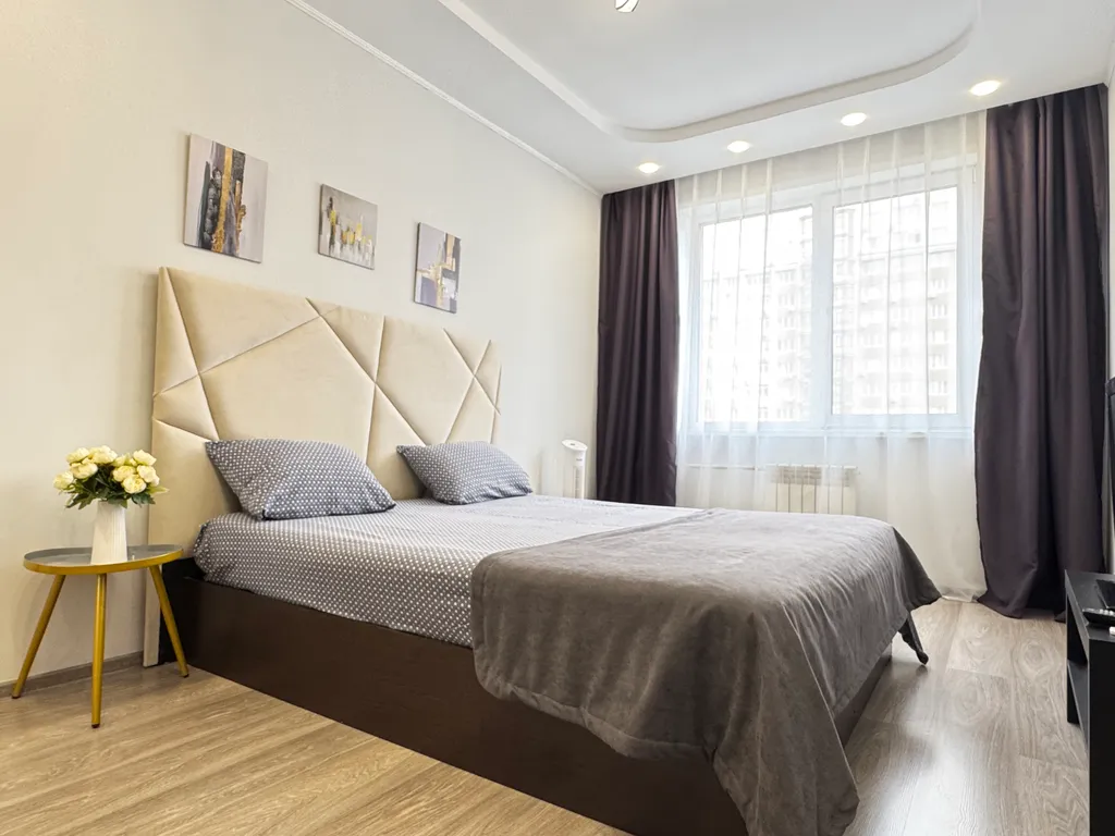 Двухкомнатный апартамент в новом районе в центре