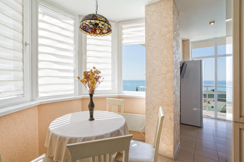 Стильная квартира-студия с  красивым видом на море в Мисхоре