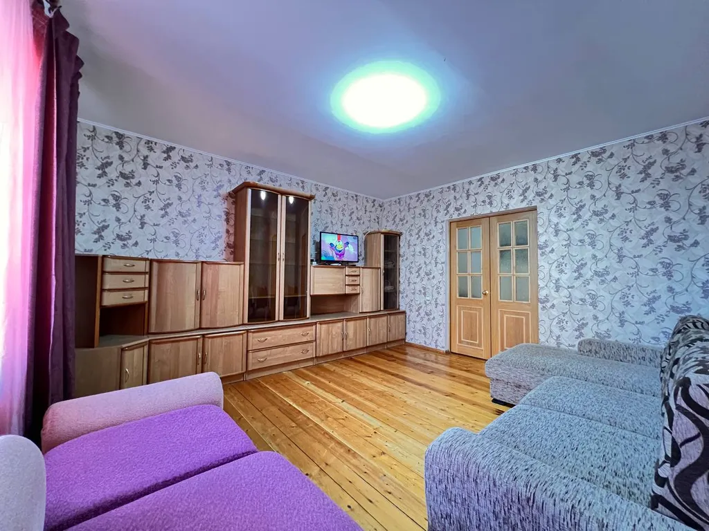 Большая трехкомнатная квартира центр