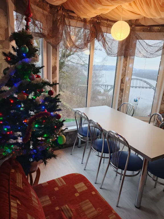 Дом на краю света с видом на Оку рядом с горнолыжной деревней Новинки