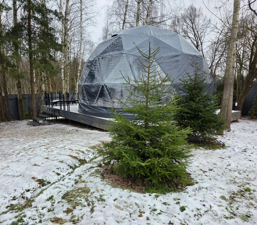 Новая сфера для глэмпинга Бёрд&Self vibe с дизайнерским интерьером