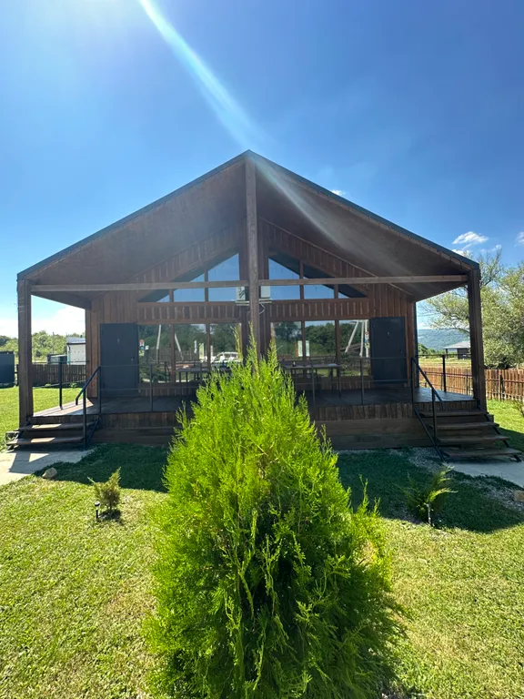 Таунхаус с подогреваемым бассейном и баней в Адыгее