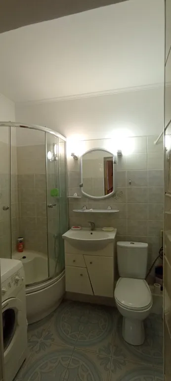 Уютный просторный дом с камином электрическим