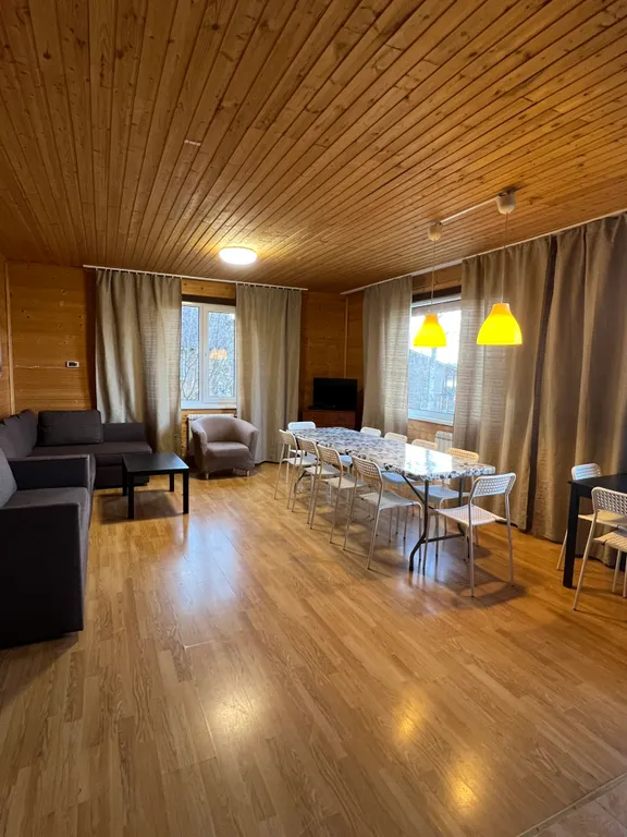 Уютный коттедж у озера