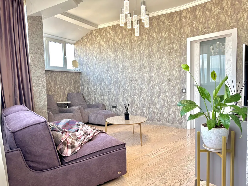 Просторная квартира с шикарным видом рядом с центральной набережной