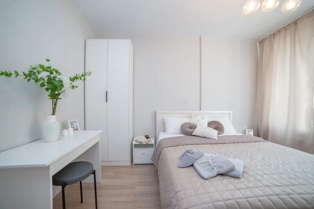 Евродвушка с балконом на Тверитина 41 для 4 гостей