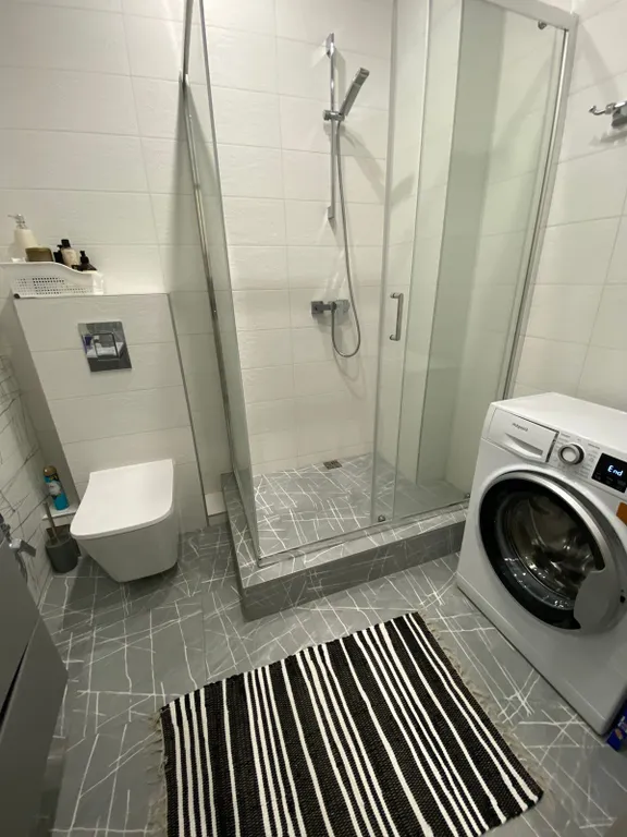 Апартаменты с бассейном недалеко от моря