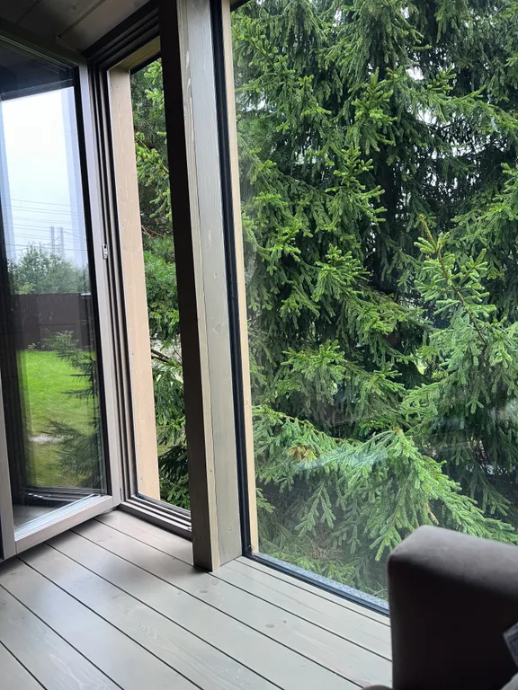 Коттедж Дубль дома с панорамными окнами на сосны — Семеновское