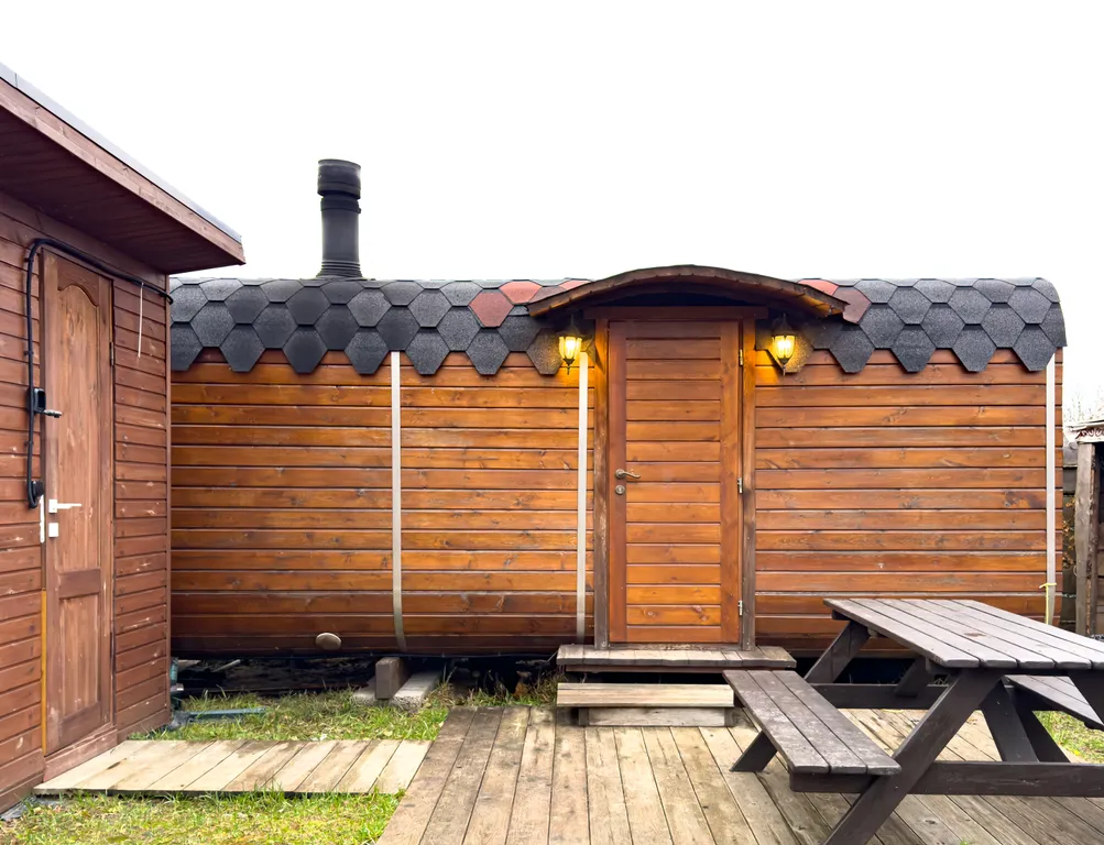 Современная юрта с баней и купелью