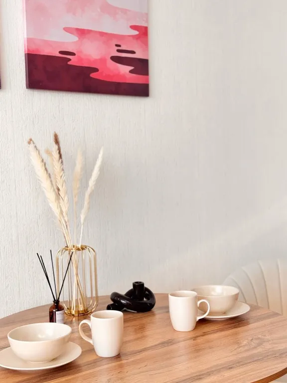 Милая студия с дизайнерским ремонтом