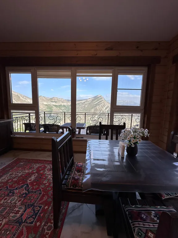 Роскошный эко дом Аквамарин с террасой у водопада и леса