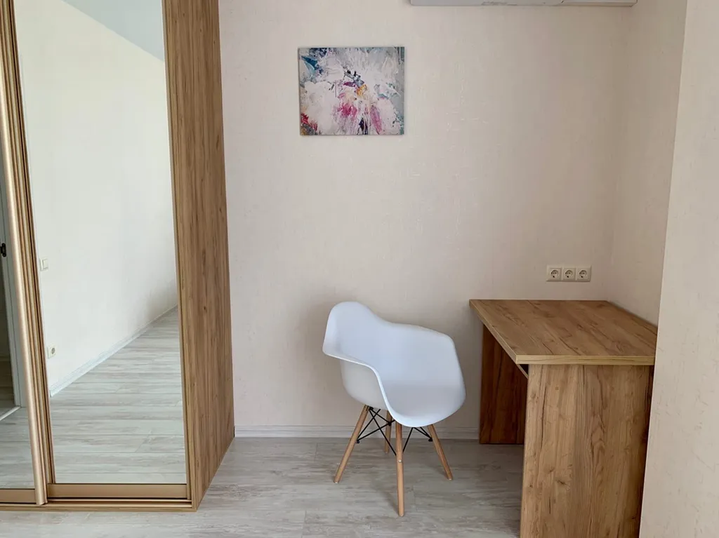 Новенькие светлые апартаменты с террасой и видом на парк