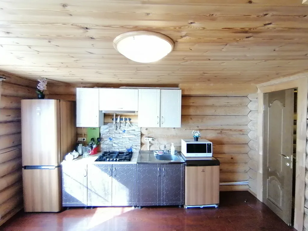 Уютный коттедж с видом на озеро