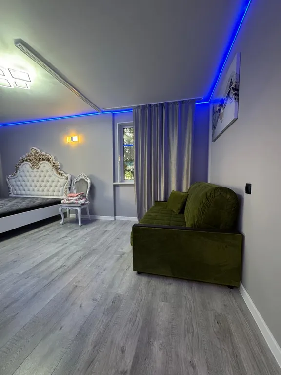 Двухкомнатная квартира в центре с дизайнерским ремонтом