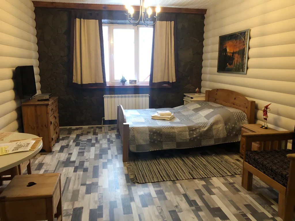 Квартира Уютный номер в гостинице в сосновом лесу и на берегу озера — аренда посуточно в Браслав