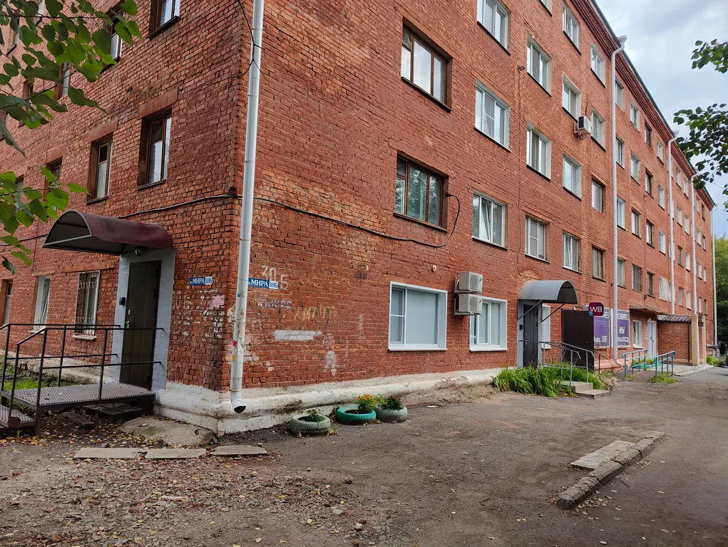 Квартира Шикарные апартаменты в центре Нефтяников, напротив Политеха — Омск