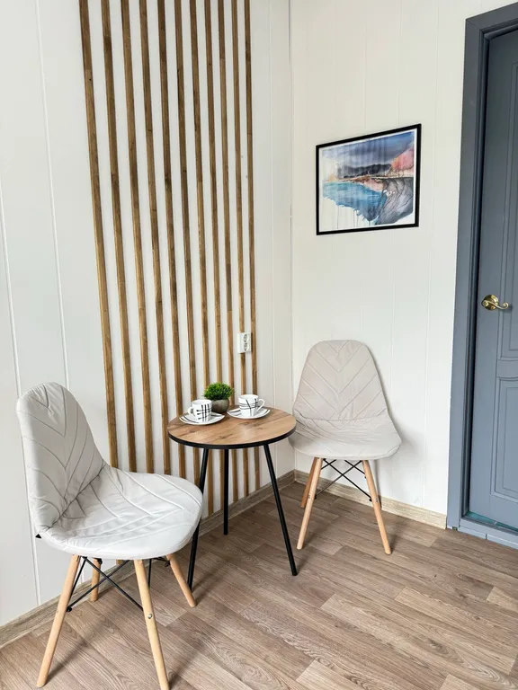 Красивая комната у моря