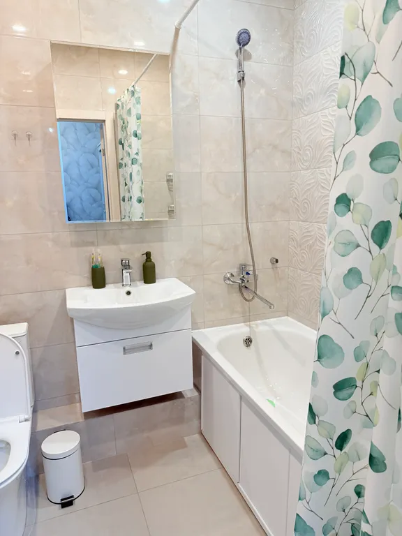 Квартира Квартира Евротрешка ЛИСТЬЯ ЖК Бизнес-класса Сердце Ярославля с Алисой — Ярославль