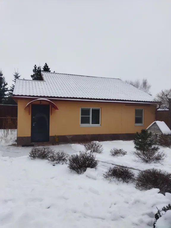 Небольшой уютный дом на спокойной улице