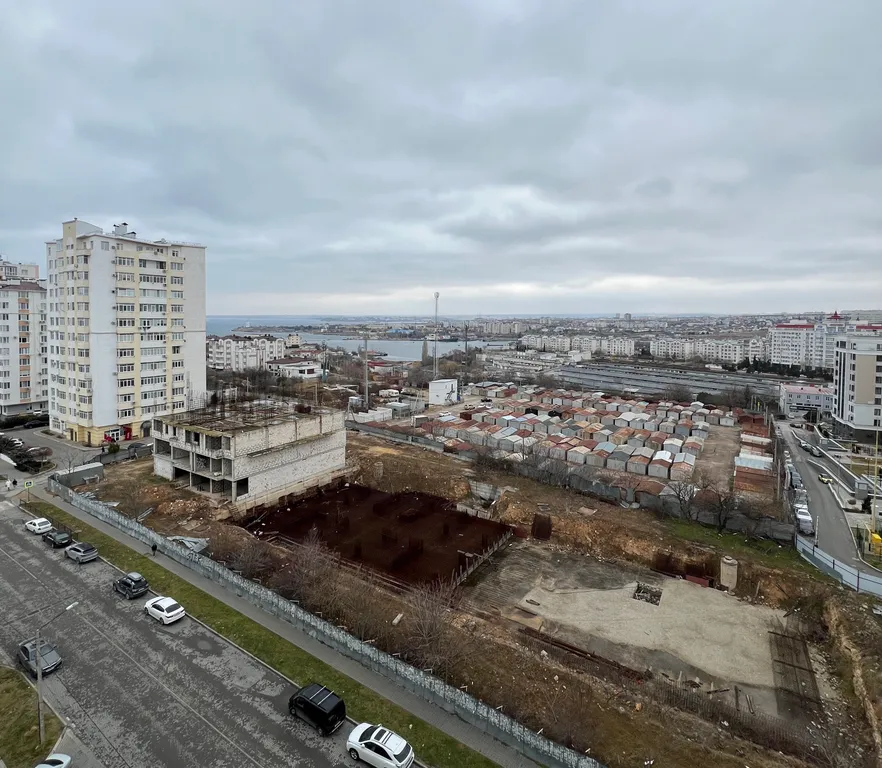 Рядом парк Победы Херсонес не берем оплату за уборку