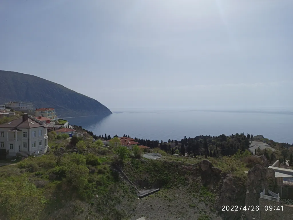 2-х комнатная квартира с балконом, видом на горы и море, парковкой