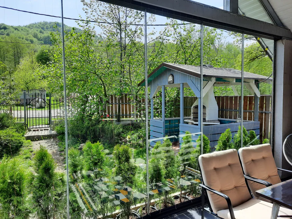 Милый домик в стиле прованс с камином, горячей купелью, баней, бассейном