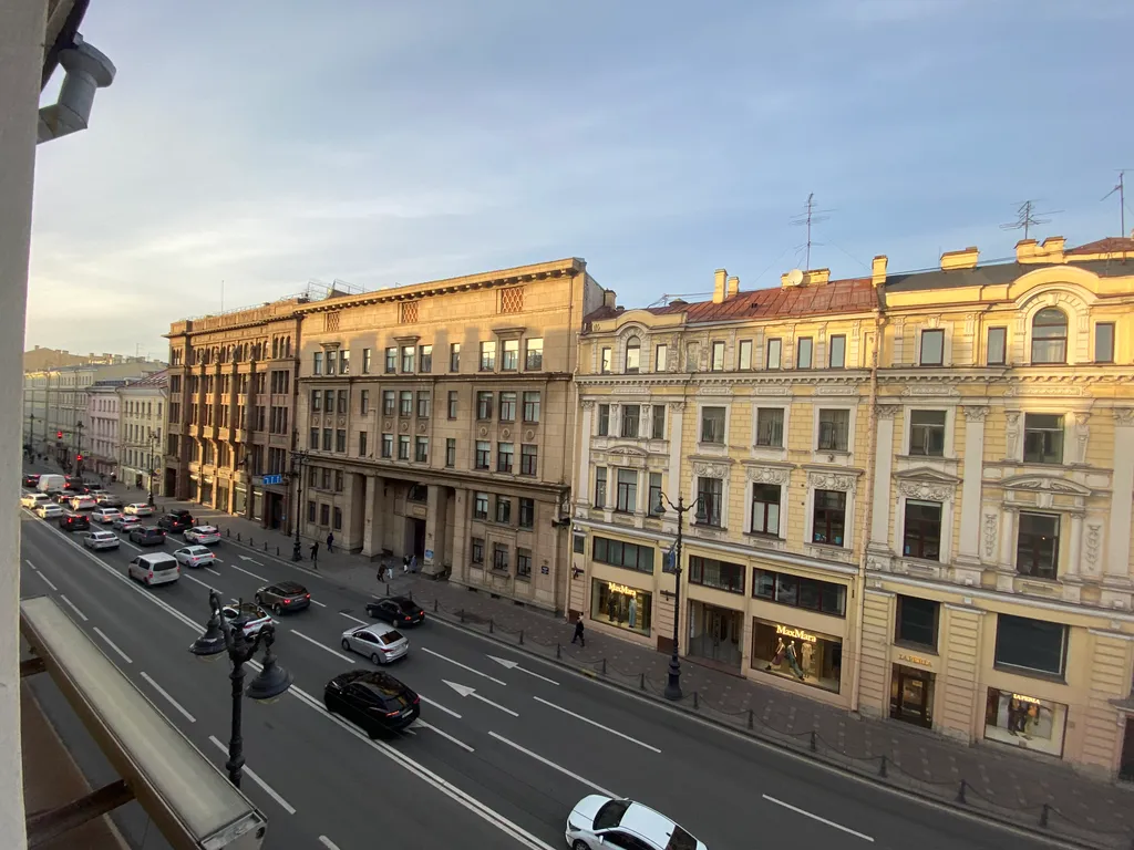Квартира Двухкомнатные апартаменты Corner с видом на Невский проспект — Санкт-Петербург