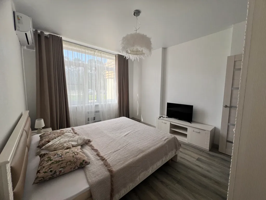 Трехкомнатная со своим выходом во двор на бассейны