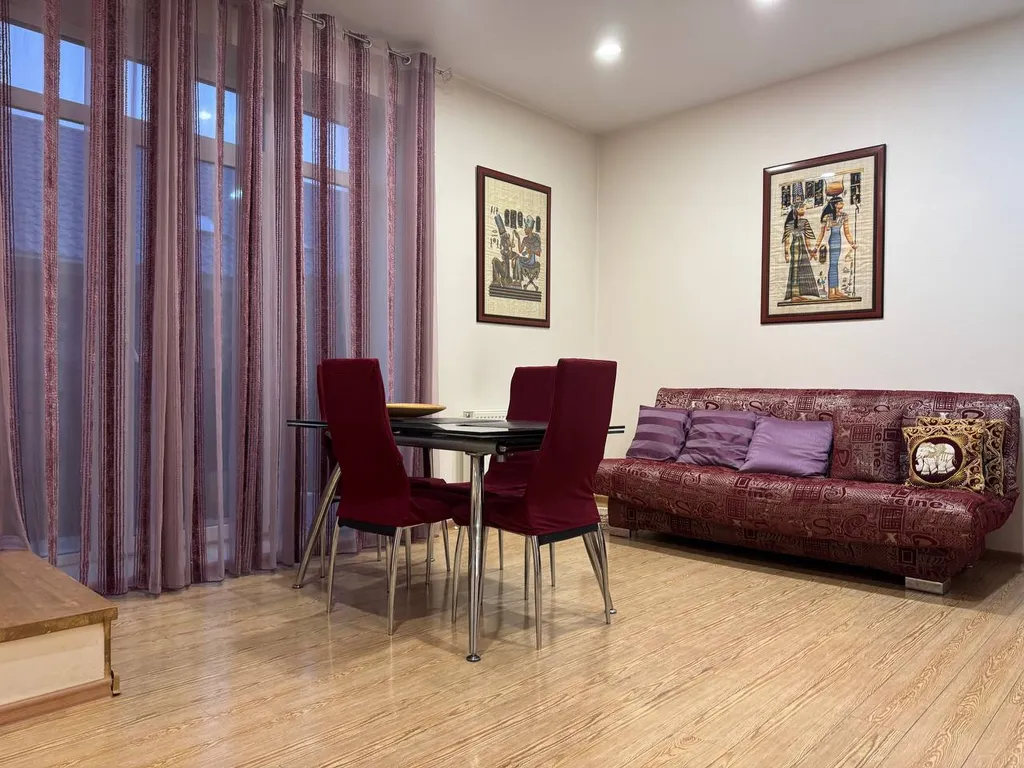 Коттедж 4-комнатный таунхаус на Банном рядом с ГЛЦ — аренда посуточно в Зелёная Поляна