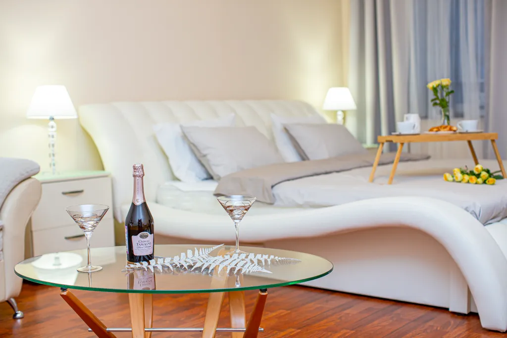 4BR Apartment next to St Isaak Cathedral