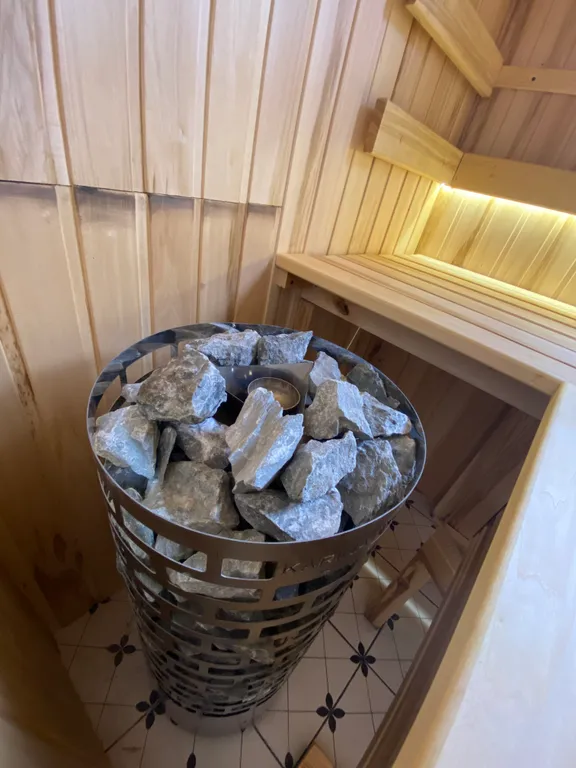 Коттедж Дом с сауной на границе с лесом и озером — Семеновское