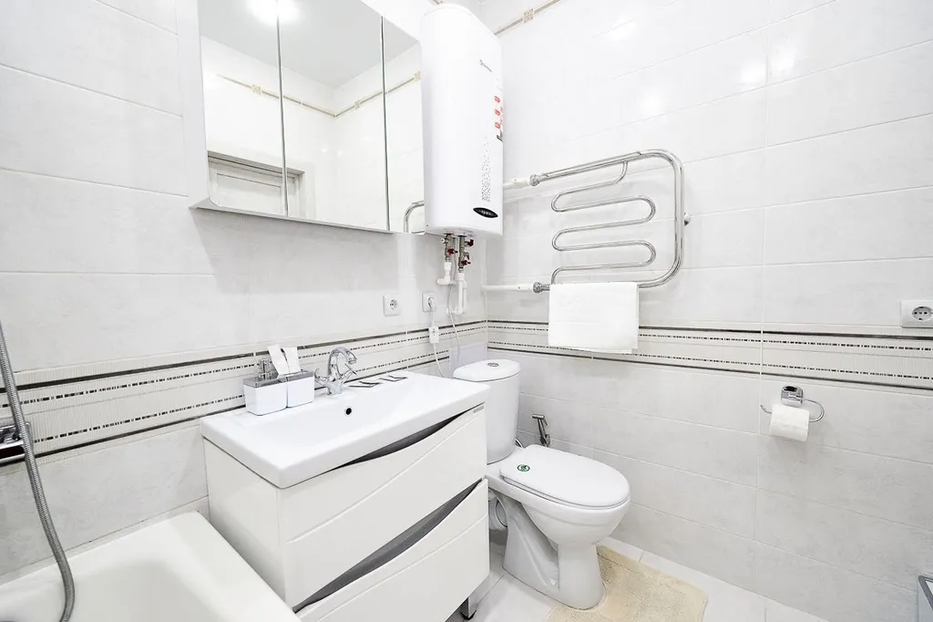 Светлые тёплые апартаменты с видом на горы и город