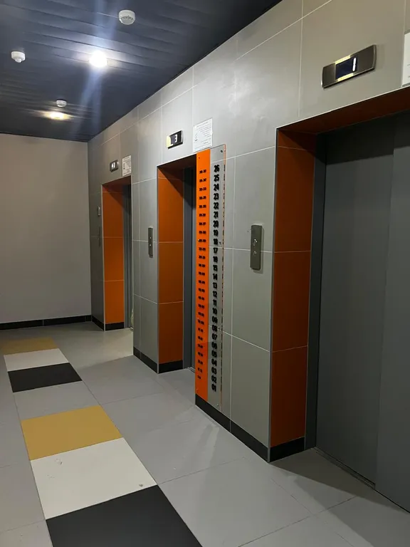 Светлая студия с видом на горы